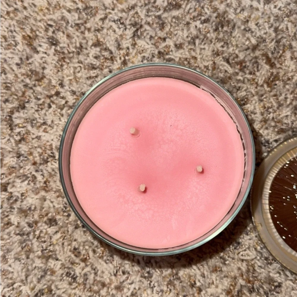 Bath & Body Works Rose Water & Ivy 3-Wick Candle - Picture 3 of 3